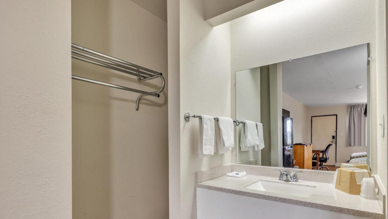 Studios And Suites 4 Less Emporia Ngoại thất bức ảnh